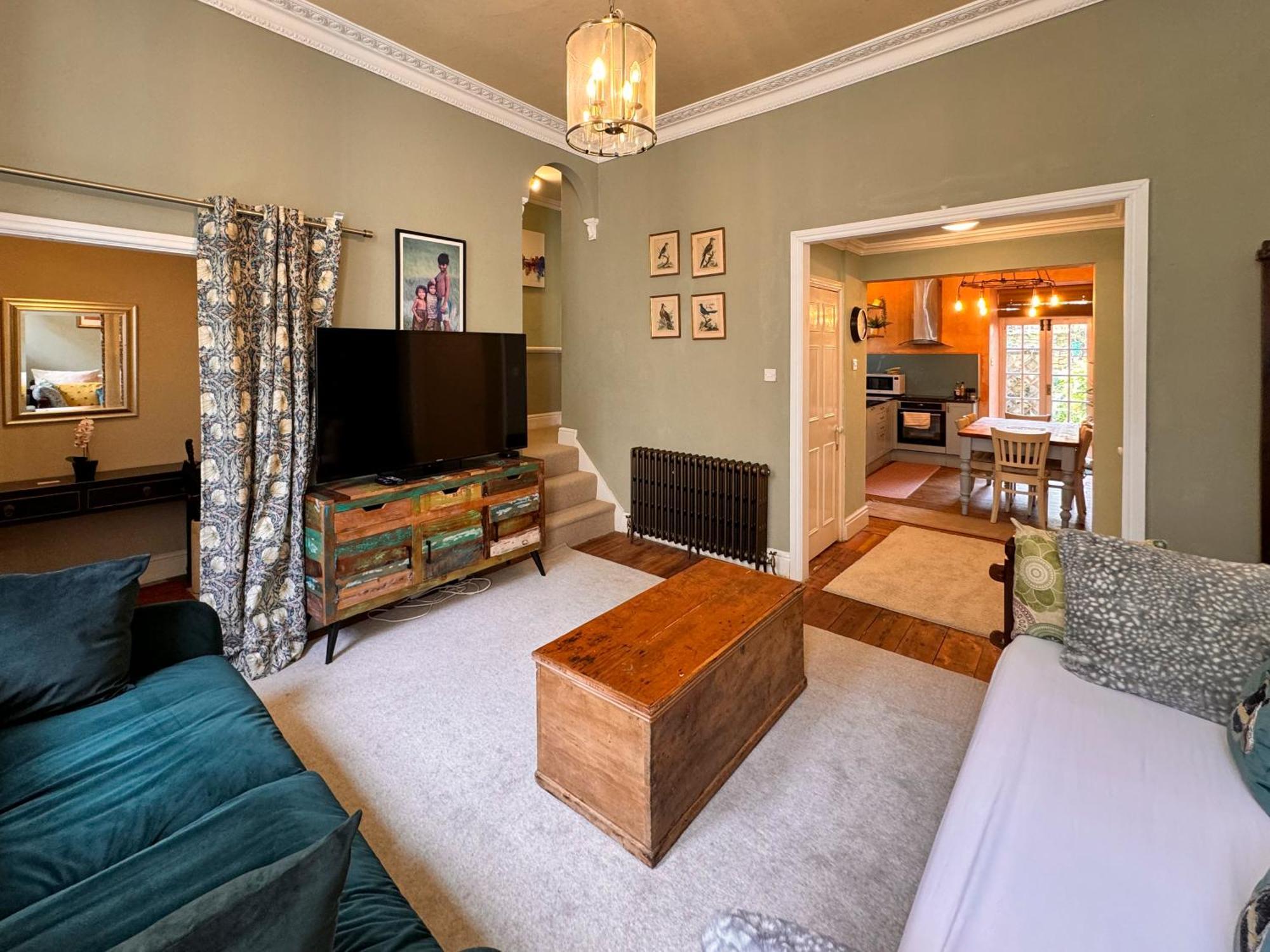 The Pickwick House 2 Bedroom Free Parking Bath Exteriér fotografie